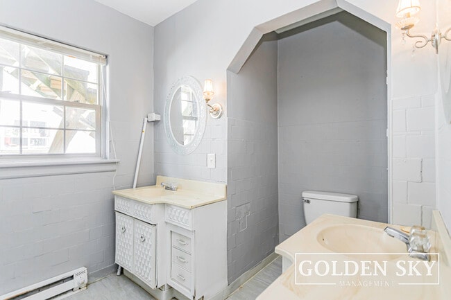 Building Photo - 1516 Wheeling Ave