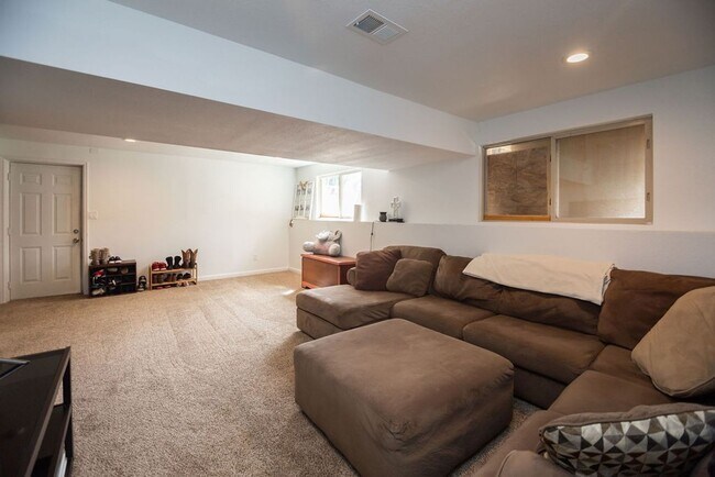 Building Photo - 117 43rd Ave Ct
