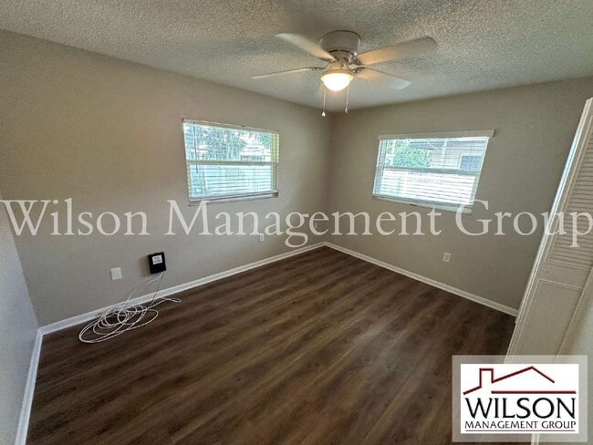 Building Photo - 620 Lakespur Ln