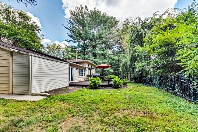 Building Photo - Nice SF 4bed+ 3 bath / close to Metro