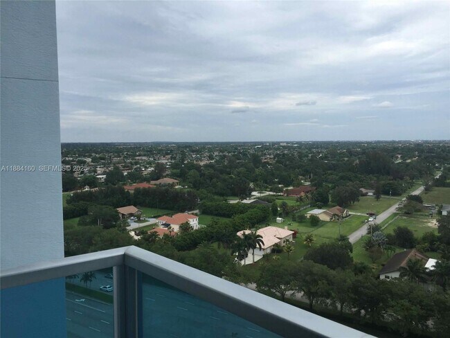 Building Photo - 2641 N Flamingo Rd