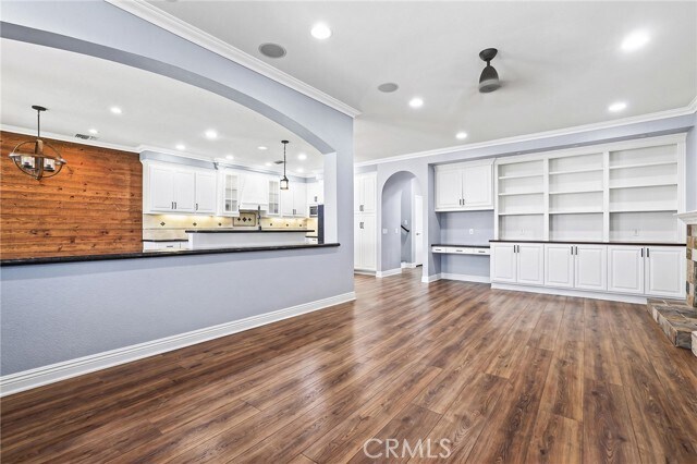 Building Photo - 52 Touraine Pl