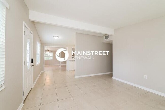 Building Photo - 3 Bedroom Pet-Friendly Home in WINTER HAVEN, FL with Main Street Renewal