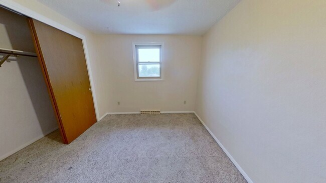 Building Photo - 139 Oak Manor Dr