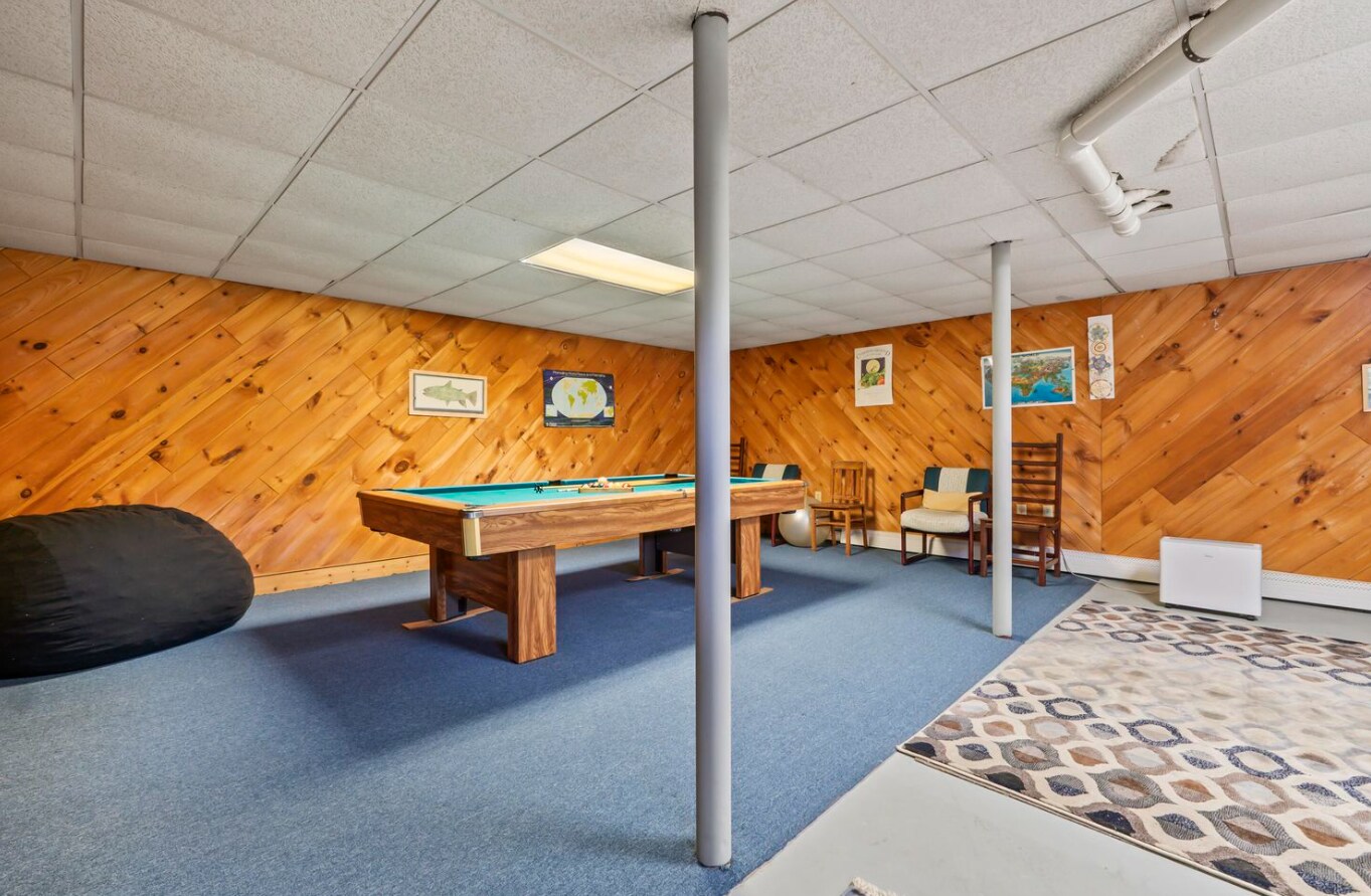 Building Photo - 452 Woodside Rd