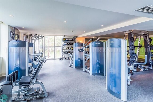 Building Photo - 2110 N Ocean Blvd