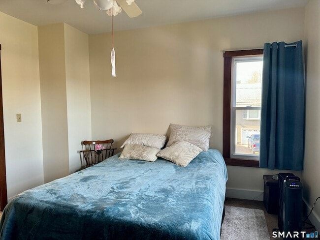 Building Photo - 156 Fair St