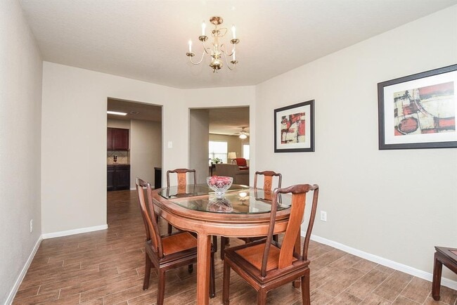 Building Photo - 7210 Foxwood Fair Ln