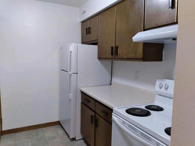 Building Photo - 1711 E Ave NE