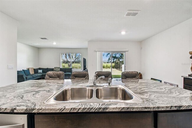 Building Photo - 33635 Field Maple Lp