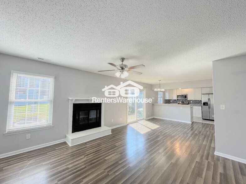 Building Photo - 651 Ridge Cir