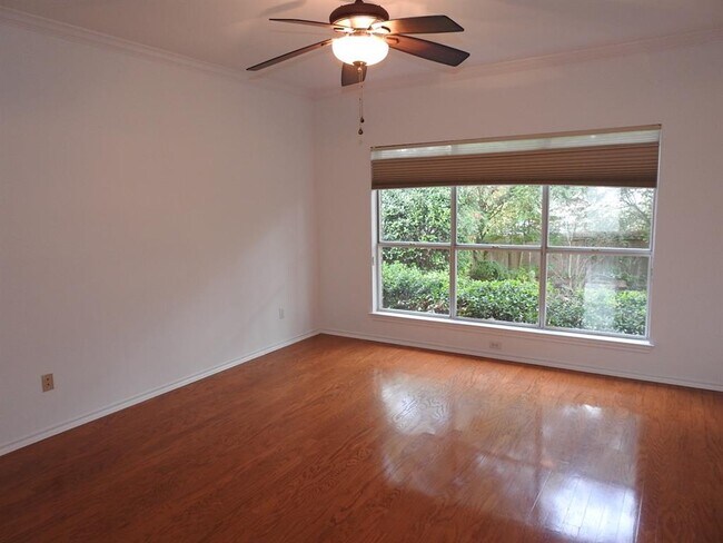 Building Photo - 11207 Crossland Dr