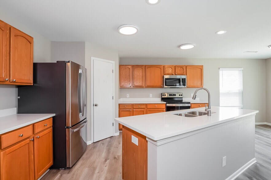 Building Photo - 316 Ranlo Ave