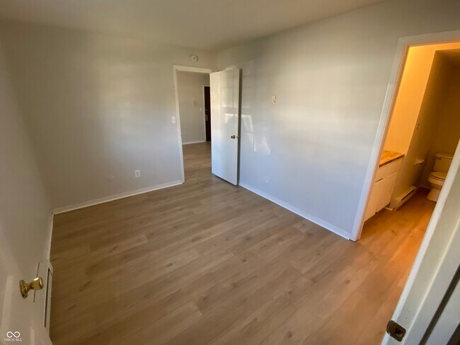 Building Photo - 701 S 14th St