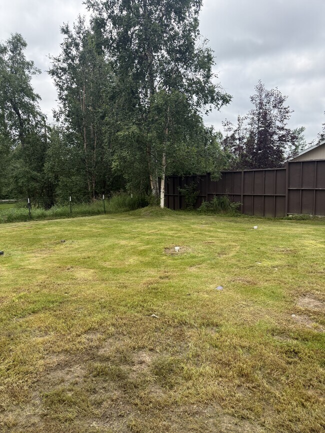 Building Photo - 2150 Bay View Dr