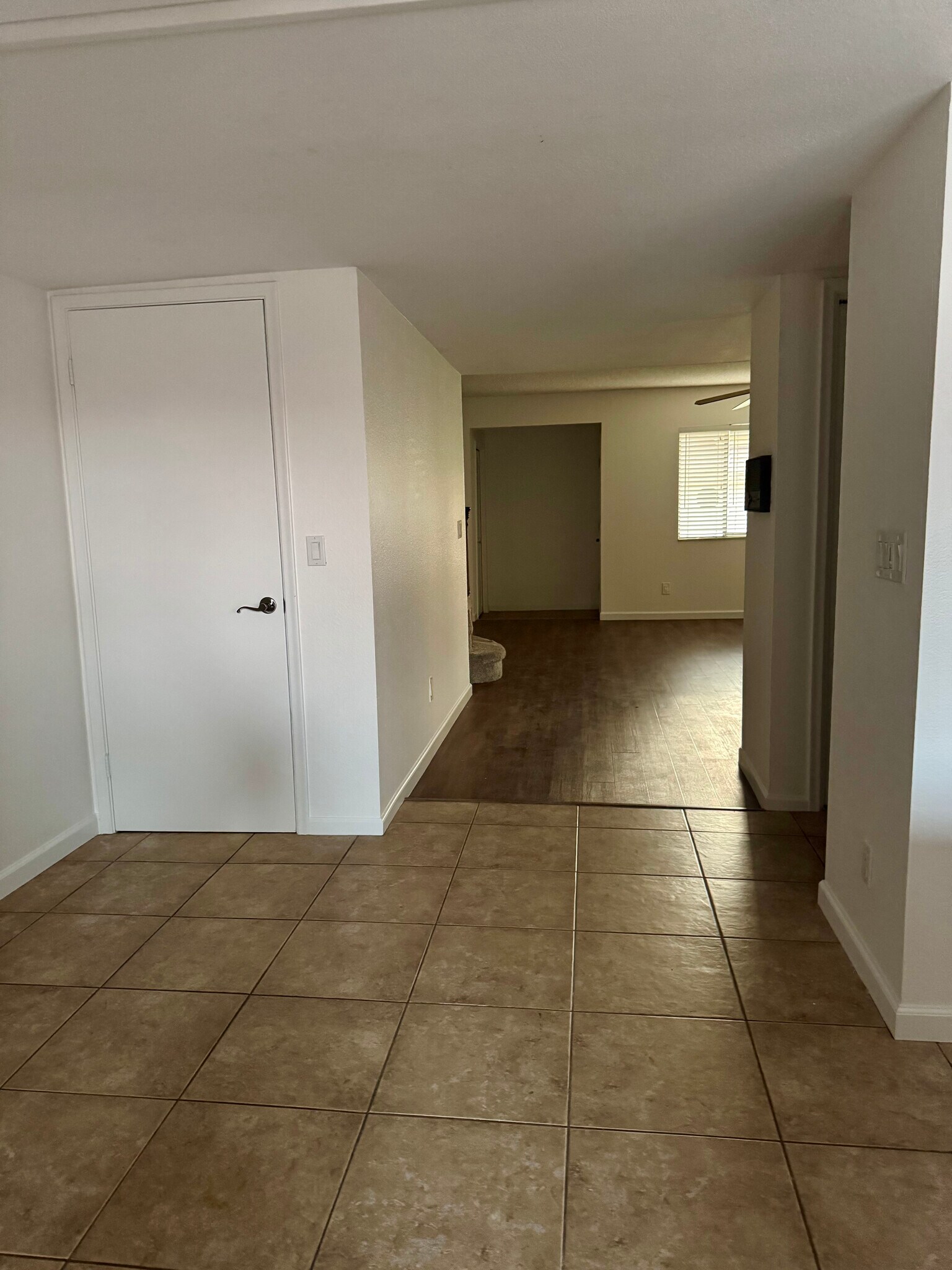 Building Photo - 1550 N Stapley Dr