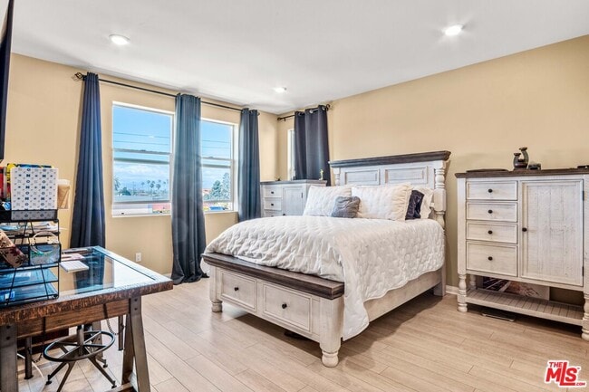 Building Photo - 720 Grace Ave