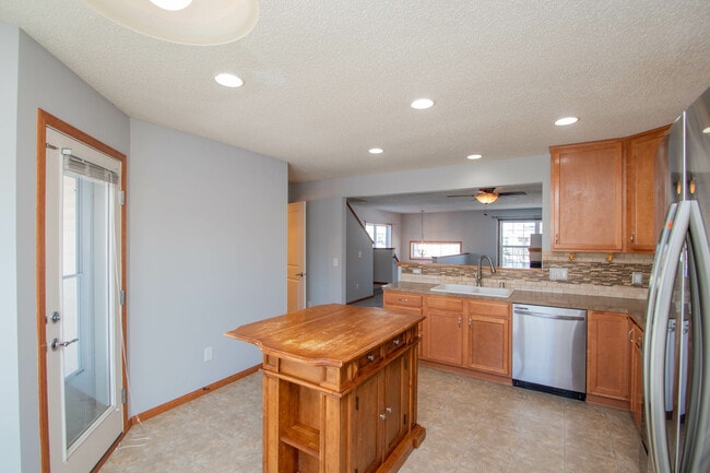 Building Photo - 15119 Fanning Dr N