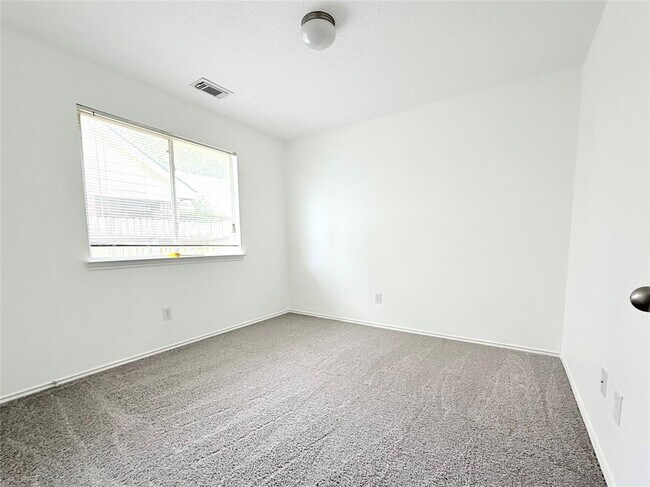 Building Photo - 4718 Live Meadow Ln