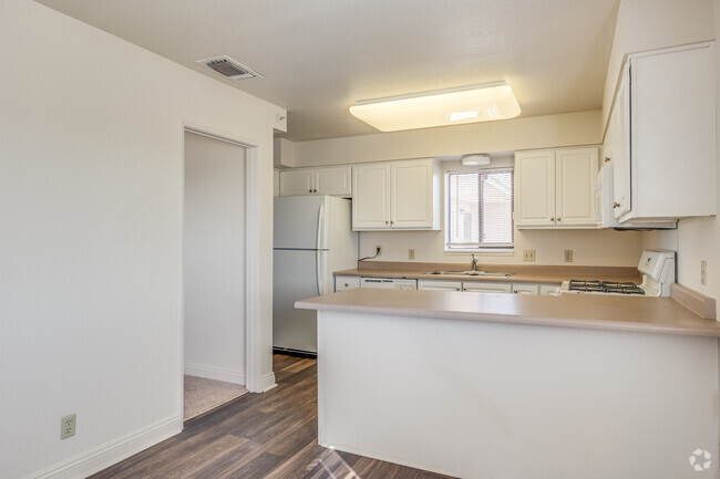 2BR, 2BA - 1,150SF - 16th Street