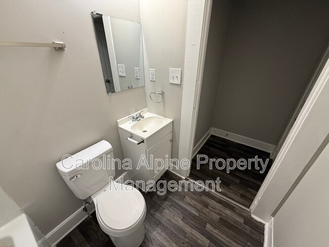 Building Photo - 1126 4th St