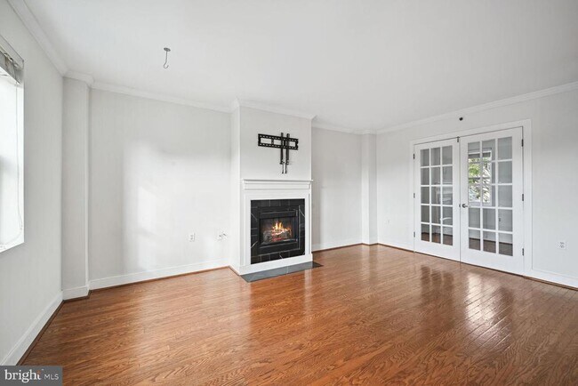 Building Photo - 1727 R St NW