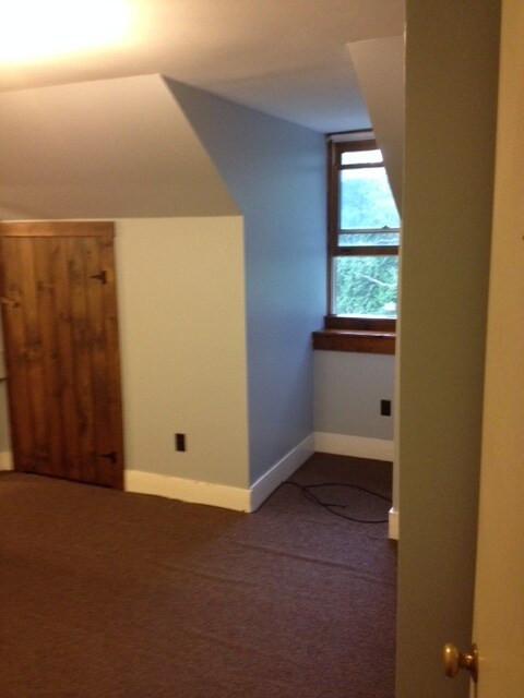 Building Photo - 6089 Memorial Dr