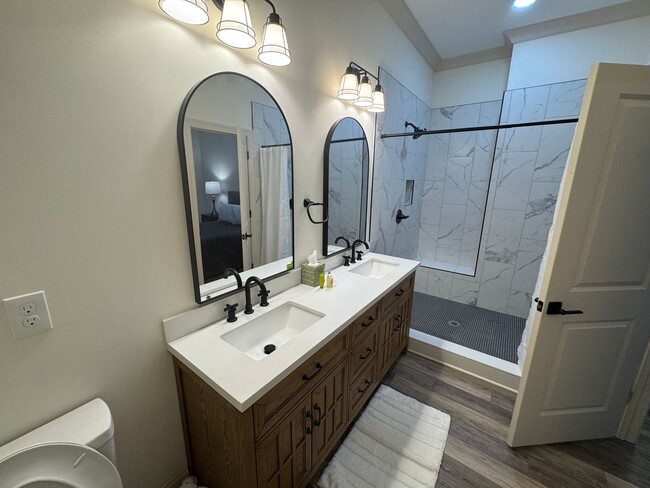 Building Photo - Fully Renovated Home just minutes from Downtown Rock Hill