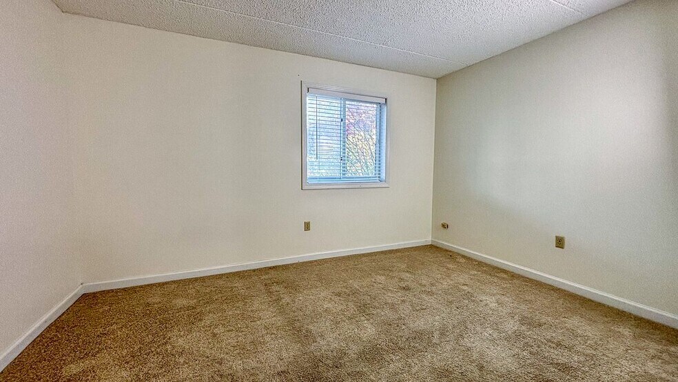 Building Photo - 221 Woodland Rd