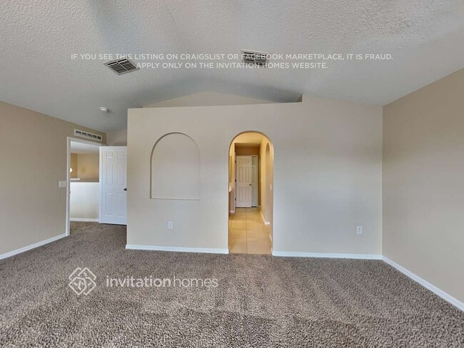 Building Photo - 833 Sun Ridge Village Dr