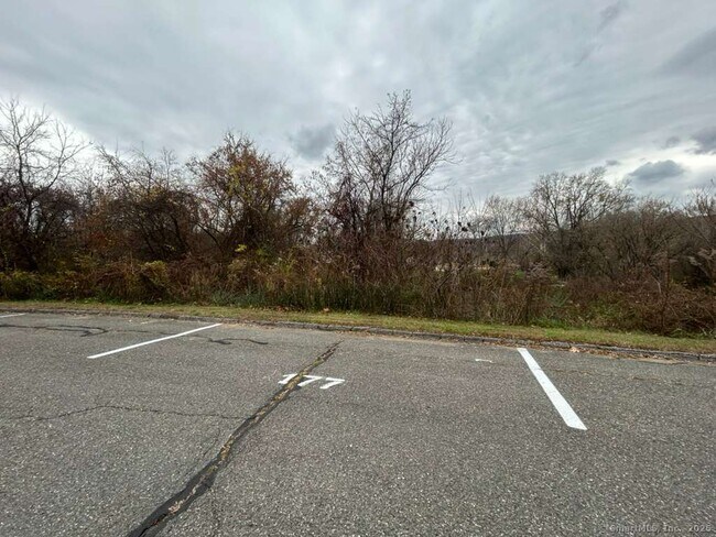 Building Photo - 177 Aspetuck Vlg