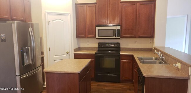 Building Photo - 11212 Belmont Oaks Dr
