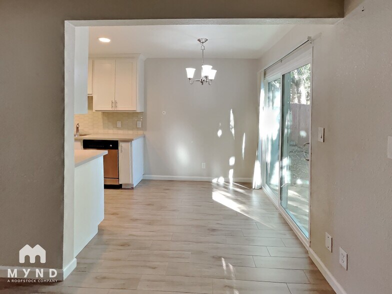 Building Photo - 2336 Villanova Cir