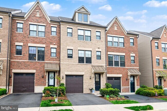 Building Photo - 3697 Ambrose Hills Rd