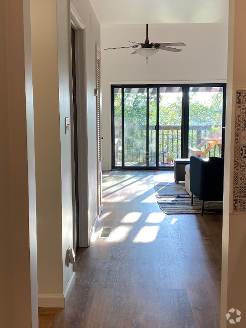 Building Photo - 5404 Briar Ridge Dr