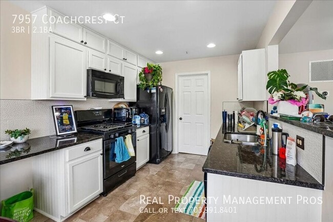 Building Photo - 7957 Coachcrest Ct