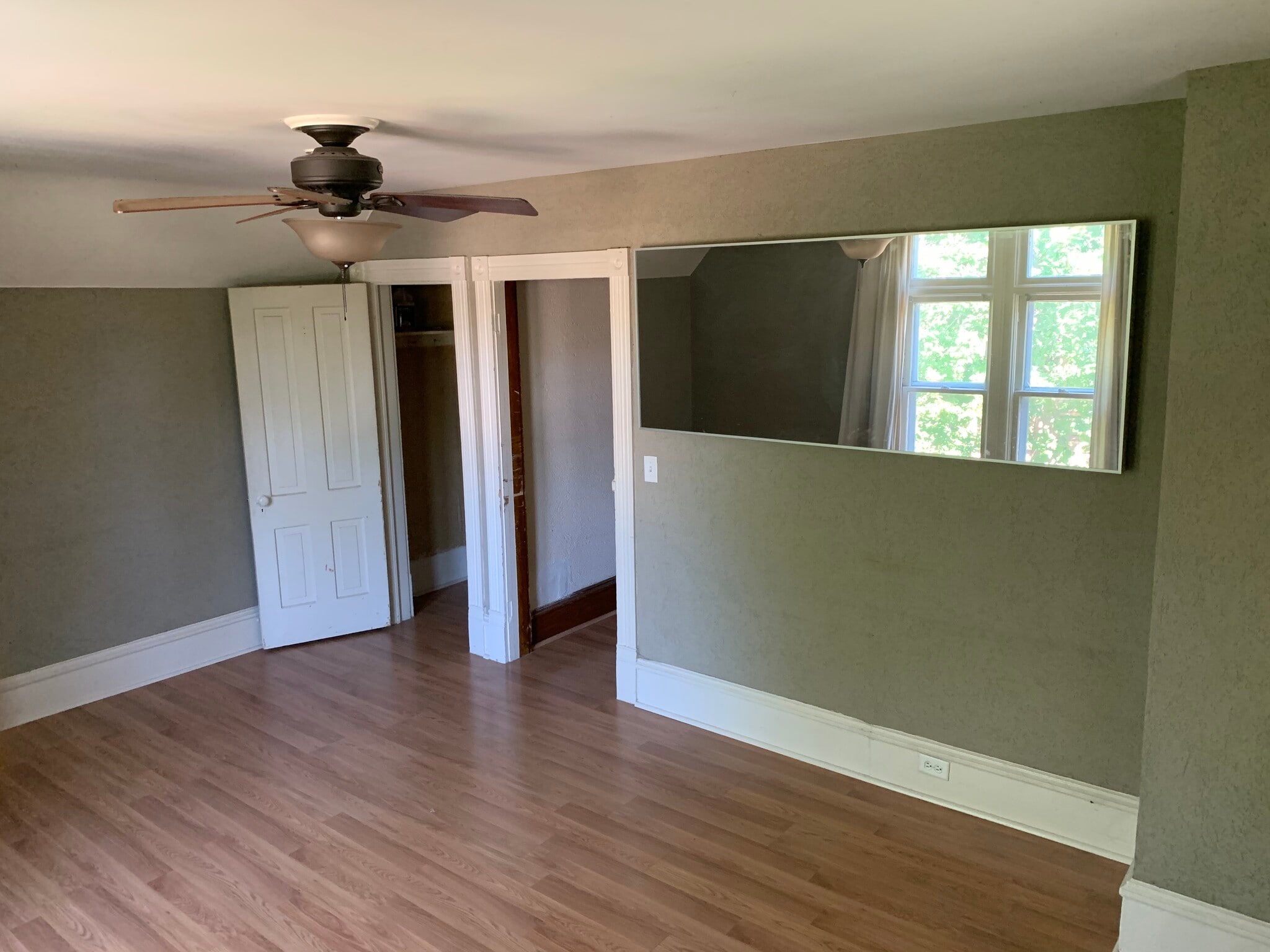 Building Photo - 3117 Harriet Ave