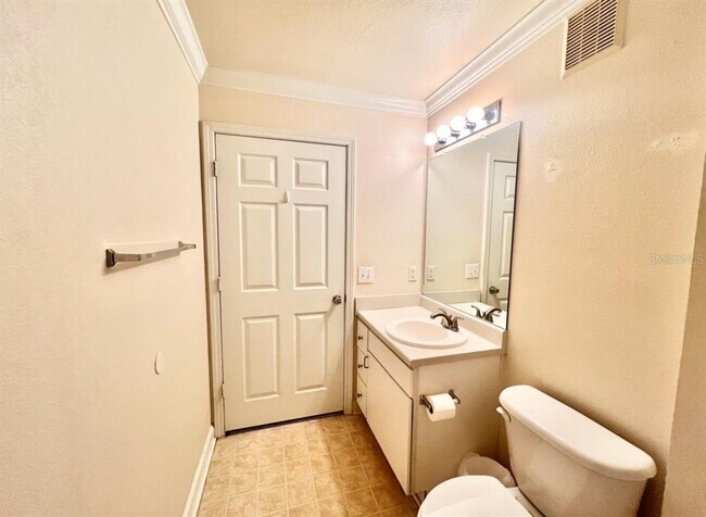 Building Photo - 18469 Bridle Club Dr