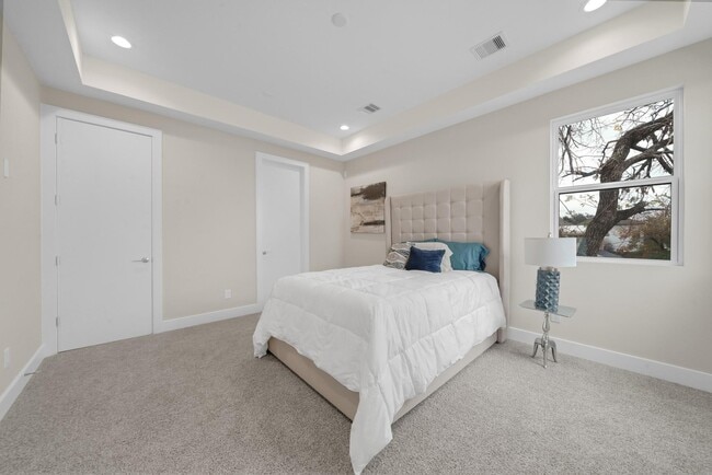 Building Photo - 2504 W Tidwell Rd