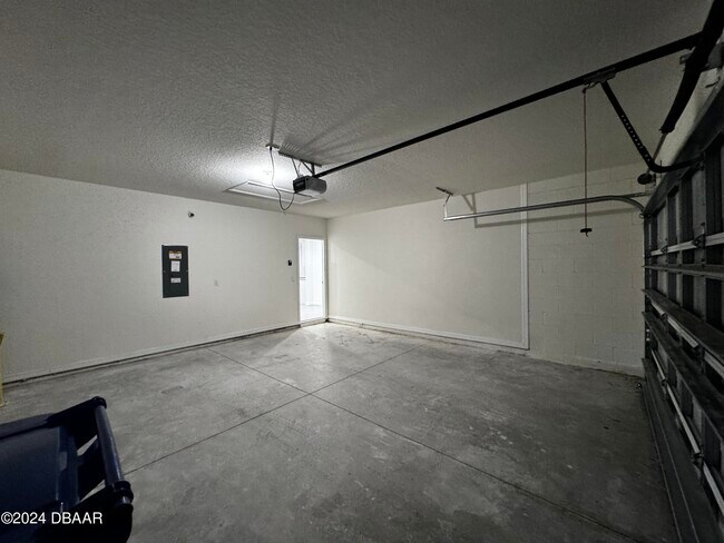 Building Photo - 2790 Fermoy Dr