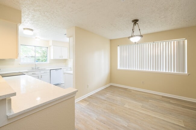 Building Photo - 2799 Wood Hollow Dr