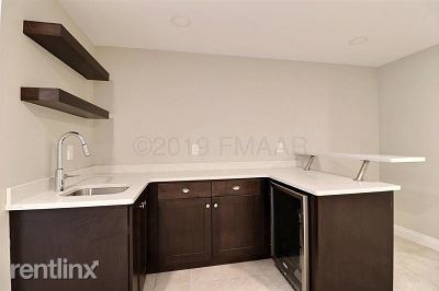 Building Photo - 4225 Timberline Dr S