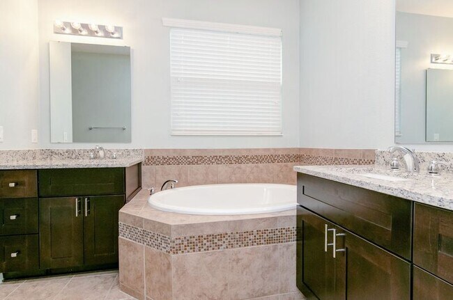 Building Photo - 15013 Egret Hammock Dr