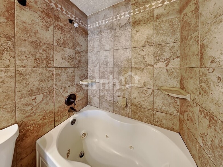 Building Photo - 1293 Cinnamon Dr