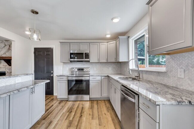 Building Photo - 7482 Beach Ct