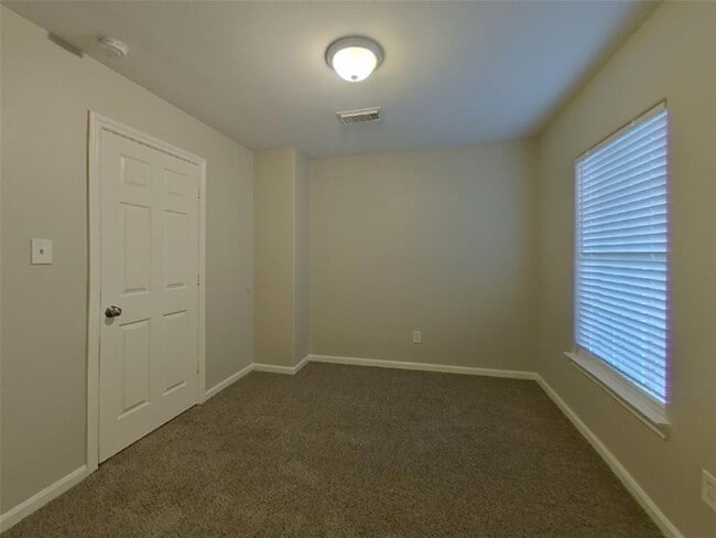 Building Photo - 10935 Mockingbird Pl