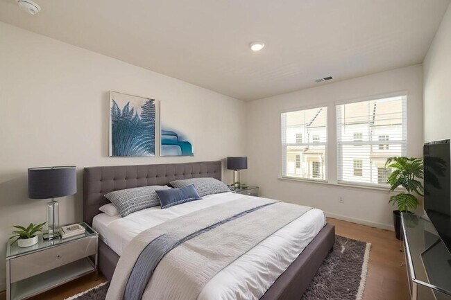 Building Photo - 2482 Van Fleet Cir