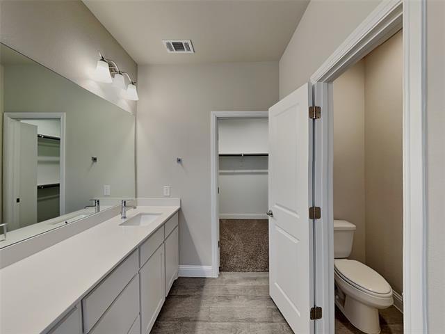 Building Photo - 2004 Windsor Dr