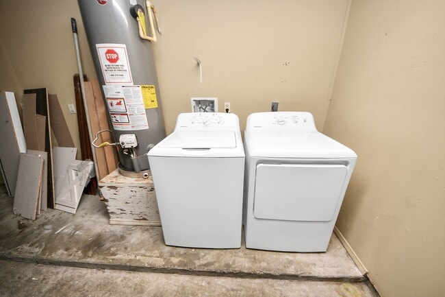 Building Photo - 10711 Forest Leaf Dr