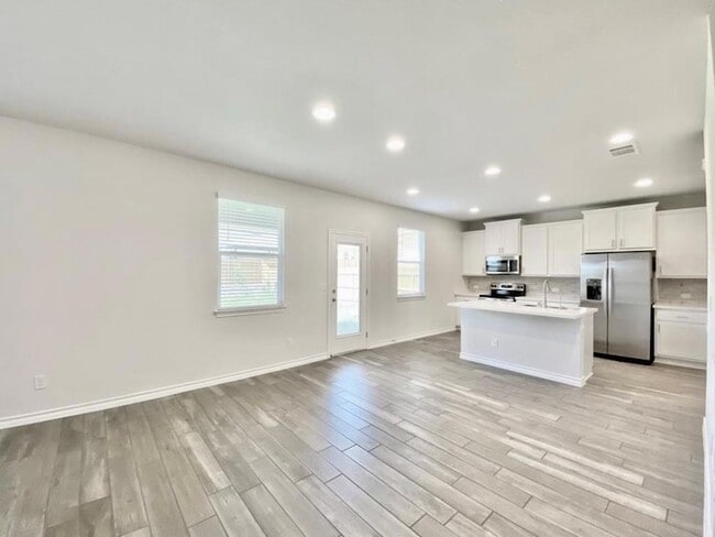 Building Photo - 208 Caisson Trl